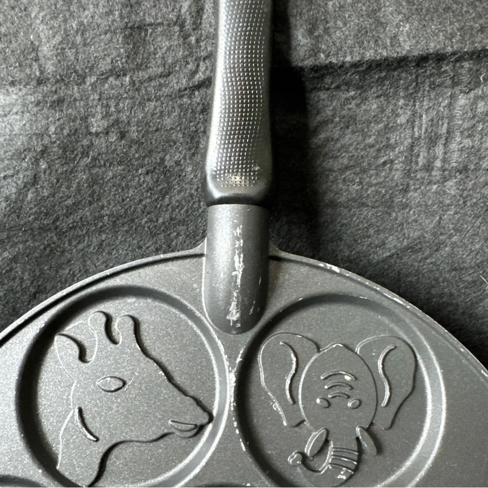 Nordic Ware USA Zoo Animal Faces Pancake Griddle Pan Heavy Cast Aluminum